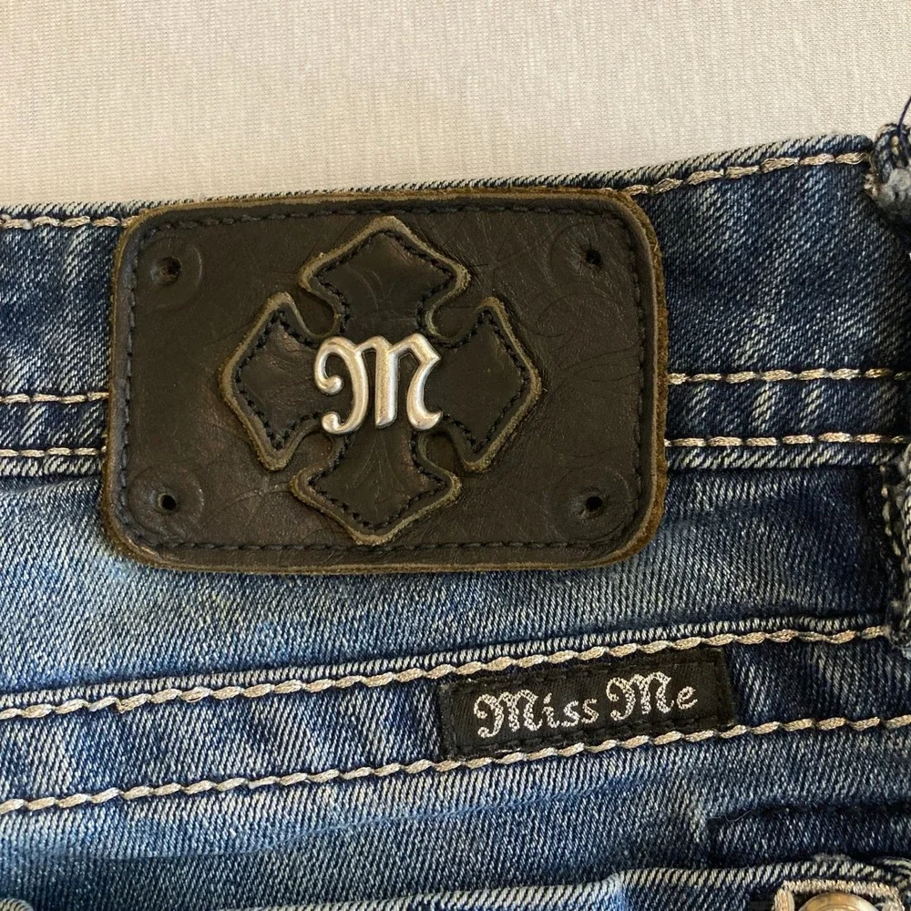 Miss Me Jeans 27 (Fit 27x29.5) Mid-Rise Skinny Jeans Blue Rhinestone Cross
